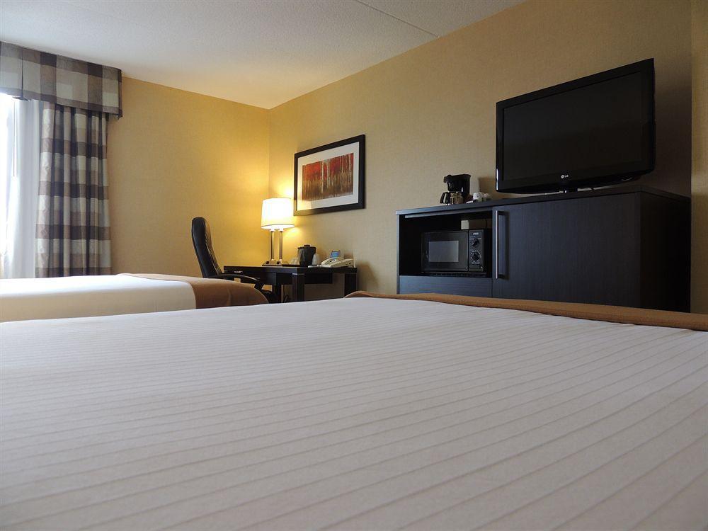 Holiday Inn Express Hamilton-Stoney Creek Екстер'єр фото