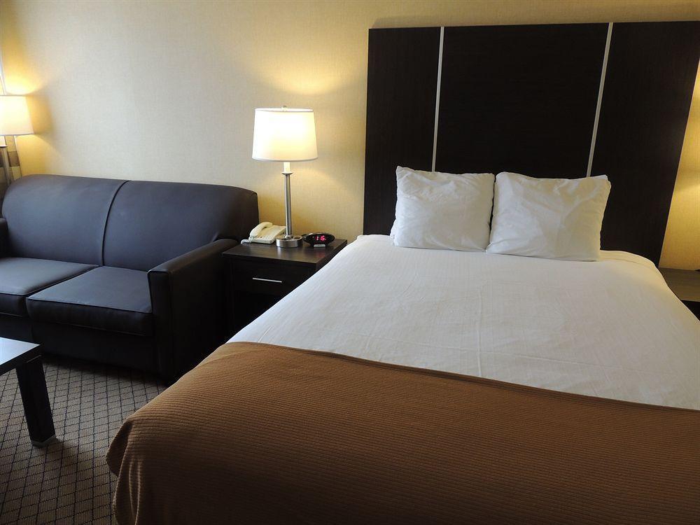 Holiday Inn Express Hamilton-Stoney Creek Екстер'єр фото