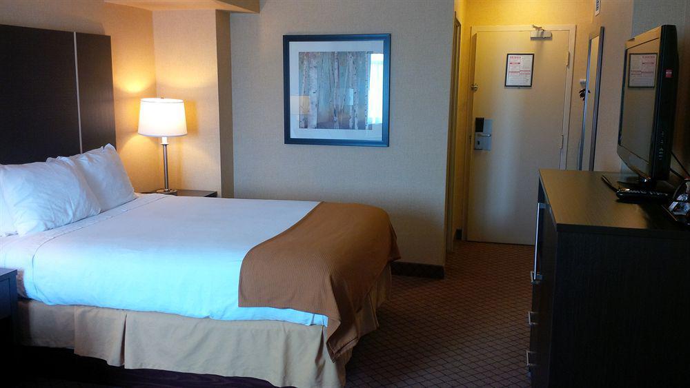 Holiday Inn Express Hamilton-Stoney Creek Екстер'єр фото