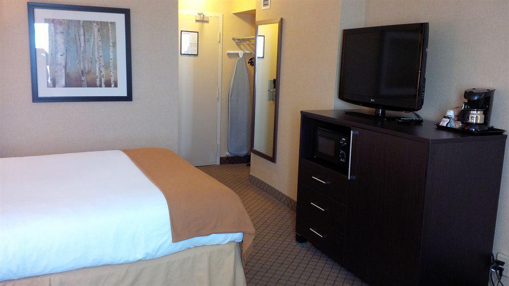 Holiday Inn Express Hamilton-Stoney Creek Екстер'єр фото